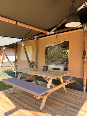 Luxe Safaritent Medley 5 persoons op Camping Rijsterbos Buitenkant foto